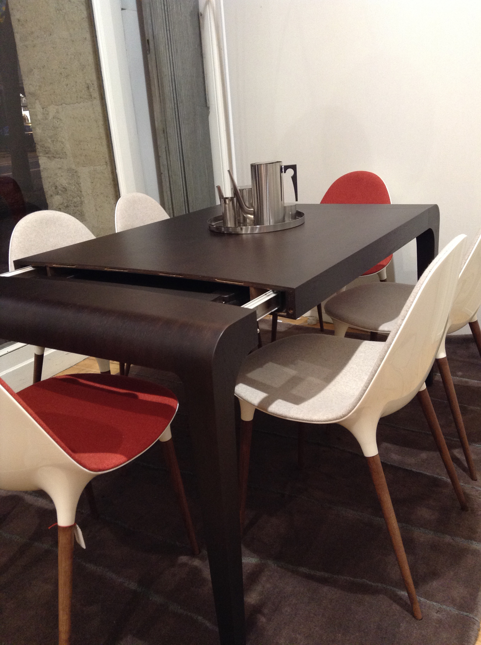 ILVOLO, Table de repas FIXE ou  RALLONGE., Galerie Tourny, meubles et mobiliers de bureaux contemporains Knoll, Cassina, Driade, Vitra... Dcorateur, Bordeaux, Gironde